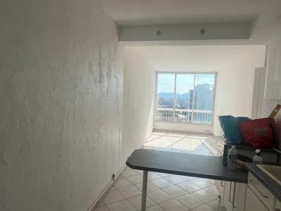 Louer Appartement 65 m2 Marseille-15eme-arrondissement