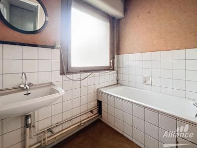 For sale Montbeliard 4 rooms 80 m2 Doubs (25200) photo 2