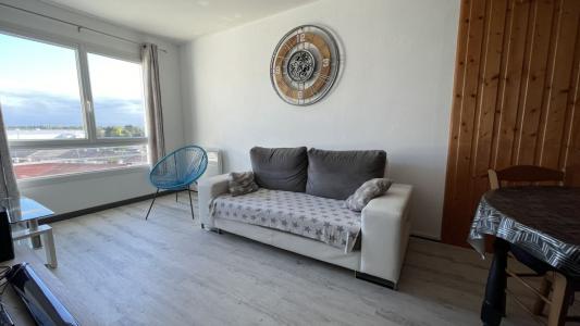 For sale 3 rooms 65 m2 Maine et loire (49300) photo 2