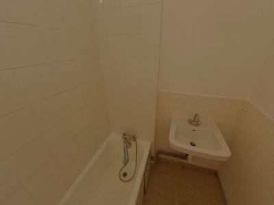 For rent Lyon-3eme-arrondissement 2 rooms 47 m2 Rhone (69003) photo 3