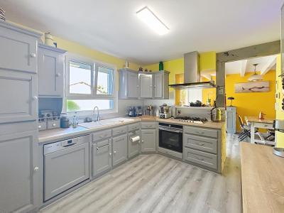 For sale Estillac 6 rooms 155 m2 Lot et garonne (47310) photo 2