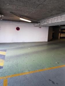 Louer Parking 12 m2 Paris-17eme-arrondissement