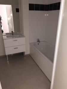 For rent Valenciennes 1 room 29 m2 Nord (59300) photo 3