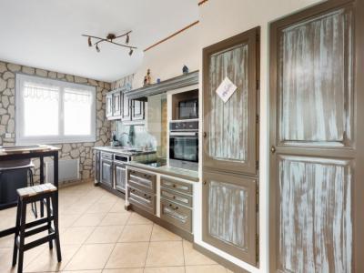 For sale Saint-priest 3 rooms 72 m2 Rhone (69800) photo 2