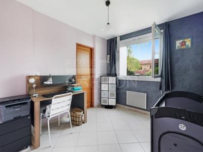 For sale Saint-priest 3 rooms 72 m2 Rhone (69800) photo 4