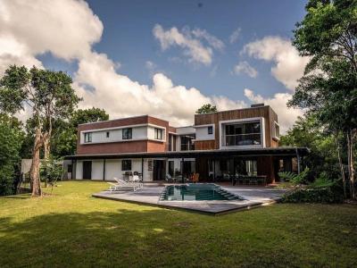 For sale Fort-de-france 9 rooms 395 m2 Martinique (97200) photo 1