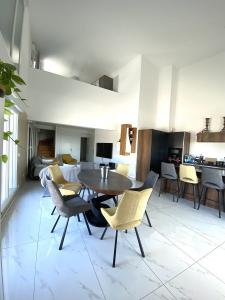 For sale 4 rooms 106 m2 Bouches du Rhone (13012) photo 2