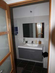 For rent Bordeaux 2 rooms 40 m2 Gironde (33000) photo 2