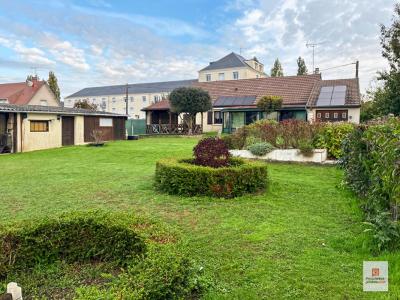 For sale Fleche 6 rooms 141 m2 Sarthe (72200) photo 1