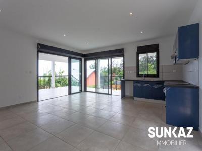Louer Maison 78 m2 Tampon