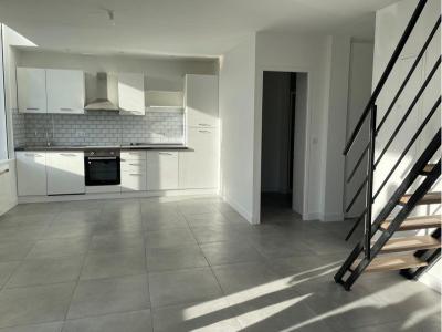 For rent Villenave-d'ornon 5 rooms 106 m2 Gironde (33140) photo 2