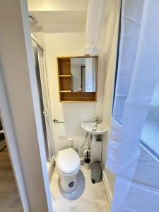 For rent Neuilly-sur-seine 1 room 13 m2 Hauts de Seine (92200) photo 2