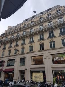 For rent Paris-8eme-arrondissement 1 room 27 m2 Paris (75008) photo 1