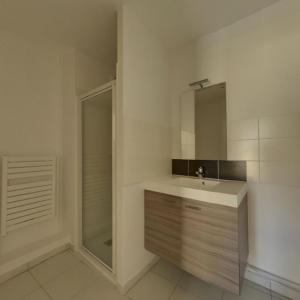 For rent Nantes 2 rooms 52 m2 Loire atlantique (44000) photo 4