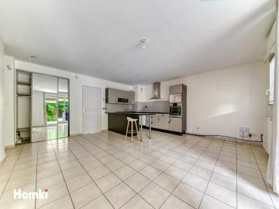 For sale Vaulx-en-velin 4 rooms 82 m2 Rhone (69120) photo 2