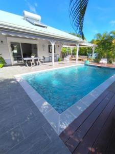 For sale Trois-ilets 13 rooms 143 m2 Martinique (97229) photo 3