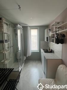 For rent Paris-11eme-arrondissement 1 room 10 m2 Paris (75011) photo 0