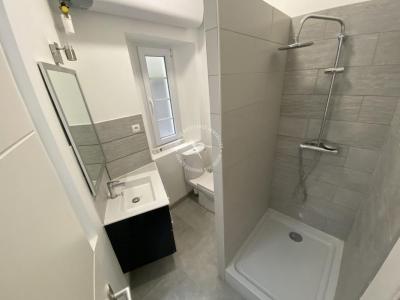 For sale Nantes 2 rooms 33 m2 Loire atlantique (44000) photo 2