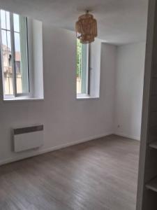 For rent Bazas 1 room 30 m2 Gironde (33430) photo 0