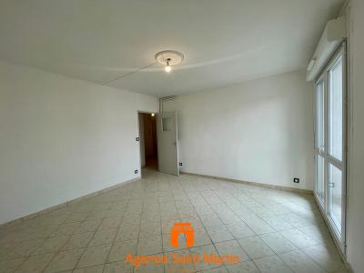 Louer Appartement 70 m2 Ancone