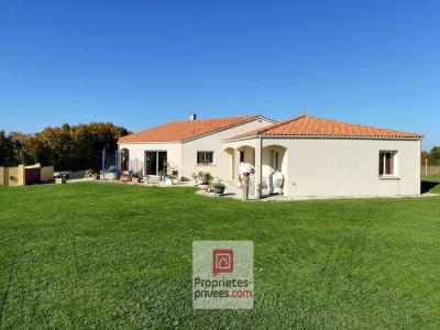For sale Champdolent 8 rooms 157 m2 Charente maritime (17430) photo 1