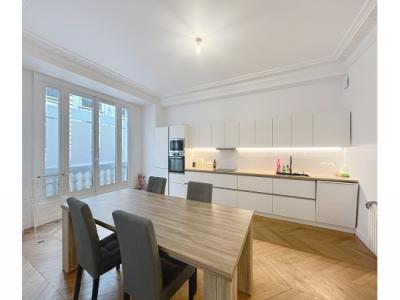 For rent Paris-16eme-arrondissement 4 rooms 140 m2 Paris (75016) photo 3