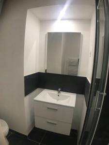 For rent Marseille-13eme-arrondissement 2 rooms 40 m2 Bouches du Rhone (13013) photo 1