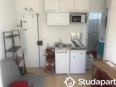 For rent Paris-18eme-arrondissement 1 room 13 m2 Paris (75018) photo 2