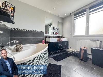 For sale Cambrai 7 rooms 109 m2 Nord (59400) photo 3
