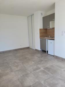 For rent Feyzin 1 room 29 m2 Rhone (69320) photo 1