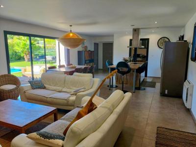 For sale Plan-de-la-tour 5 rooms 140 m2 Var (83120) photo 2