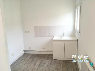 For rent Toulon 3 rooms 331 m2 Var (83000) photo 0