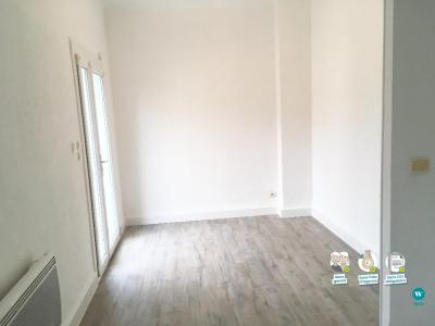 For rent Toulon 3 rooms 331 m2 Var (83000) photo 1