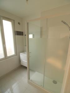 For rent Paris-14eme-arrondissement 3 rooms 39 m2 Paris (75014) photo 2