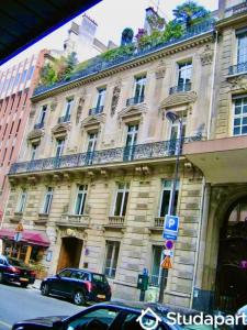 For rent Paris-8eme-arrondissement 1 room 12 m2 Paris (75008) photo 2