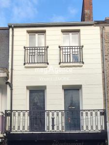 Acheter Immeuble 250 m2 Pontorson