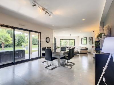 For rent Saint-cyr-au-mont-d'or 6 rooms 177 m2 Rhone (69450) photo 2