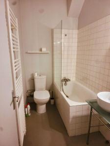 For sale LYON PRESQU'LE 2 rooms 40 m2 Rhone (69002) photo 3