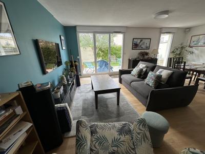For sale 4 rooms 87 m2 Gironde (33130) photo 2