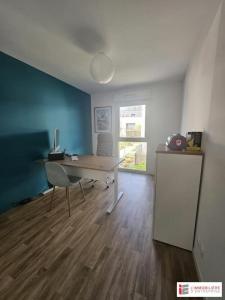 Louer Bureau Melesse 10200 euros