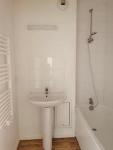 For rent Feuquieres 3 rooms 55 m2 Oise (60960) photo 2