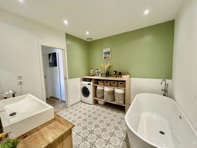 For sale  2 KILOMTRES DES PLAGES 7 rooms 195 m2 Herault (34450) photo 3