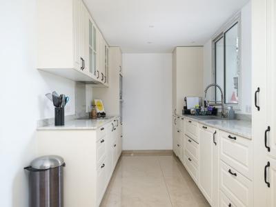 For sale CALME ET RSIDENTIEL 4 rooms 180 m2 Bouches du Rhone (13190) photo 4