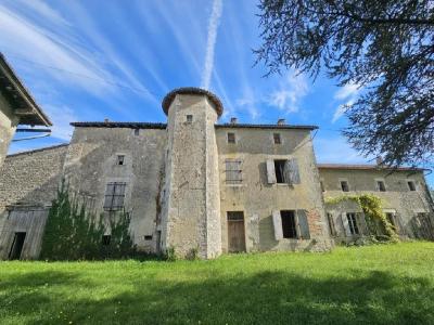 For sale 12 rooms 250 m2 Charente (16350) photo 1