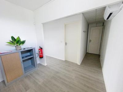 For rent Villenave-d'ornon 136 m2 Gironde (33140) photo 3
