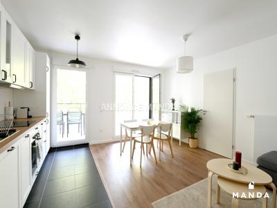 For rent Clichy 2 rooms 39 m2 Hauts de Seine (92110) photo 2