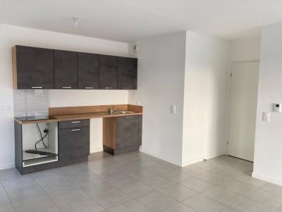 For rent Bruges 3 rooms 66 m2 Gironde (33520) photo 0