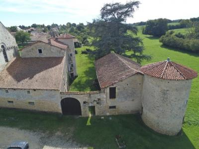For sale Champagne-mouton 12 rooms 250 m2 Charente (16350) photo 3