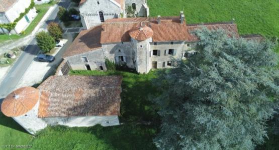 For sale Champagne-mouton 12 rooms 250 m2 Charente (16350) photo 4