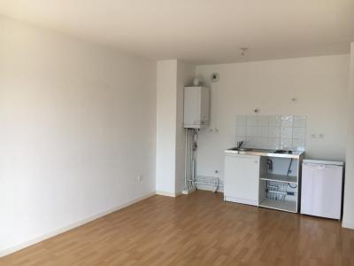 For rent Reze 2 rooms 42 m2 Loire atlantique (44400) photo 3